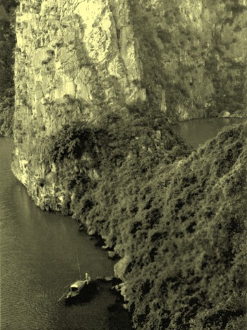 Ha Long Bay of the old days - ảnh 10